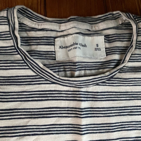 Set of 2 - Abercrombie & Fitch - Short sleeved T-shirts - Size Small - Picture 4 of 4